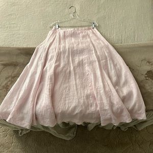 Linen skirt in petal pink.